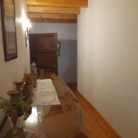 El Callejo De Alpesi faház